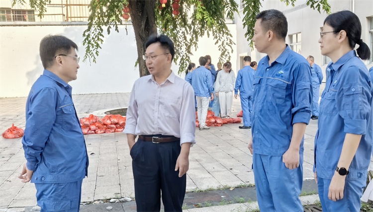 特种蜡（交谈）_副本.jpg